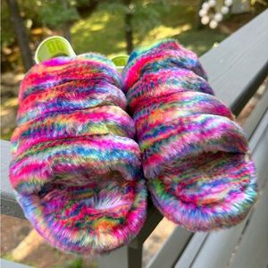 UGG Fluff Yeah in Pixelate Size 9  Cool, cute & fun!